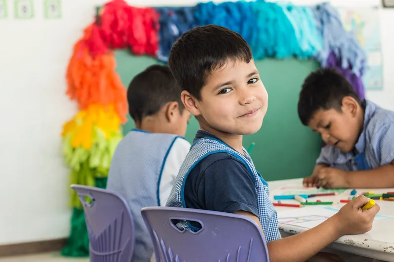 Bambino primo piano a scuola - Fotografia di Enrico Fantoni