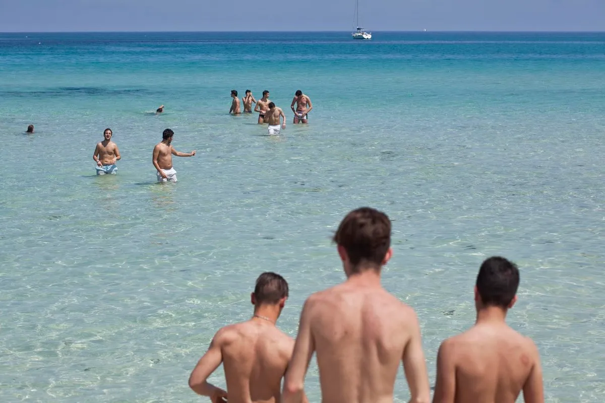 Ragazzi al mare spiaggia - Fotografia di Enrico Fantoni