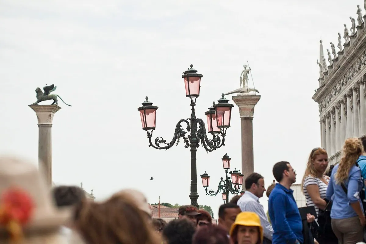 Lampione in centro - Fotografia di Enrico Fantoni